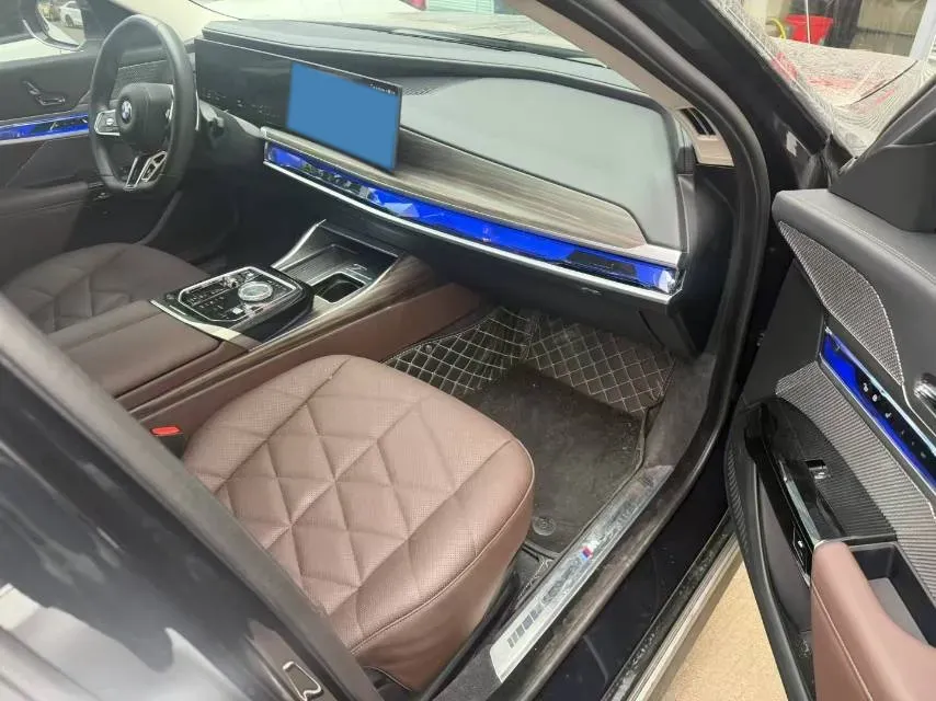 2023 BMW 7 Series 3.0T 272HP L6 8AT,autocango,china used car exporter,china ev exporter,chinese used car exporter,chinese used ev exporter