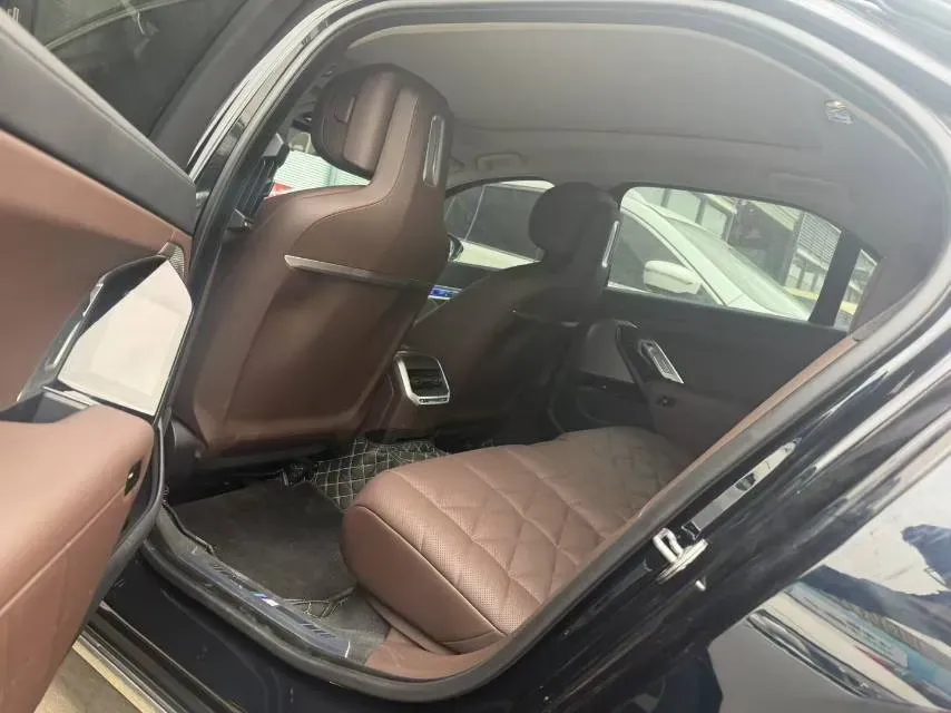 2023 BMW 7 Series 3.0T 272HP L6 8AT,autocango,china used car exporter,china ev exporter,chinese used car exporter,chinese used ev exporter