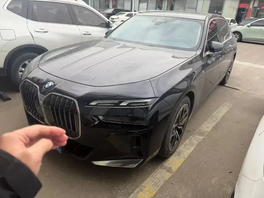 2023 BMW 7 Series 3.0T 272HP L6 8AT 2023 BMW 7 Series 3.0T 272HP L6 8AT