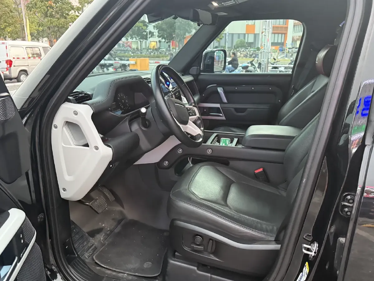 2023 Land Rover Defender 3.0T 400HP L6 8AT,autocango,china used car exporter,china ev exporter,chinese used car exporter,chinese used ev exporter