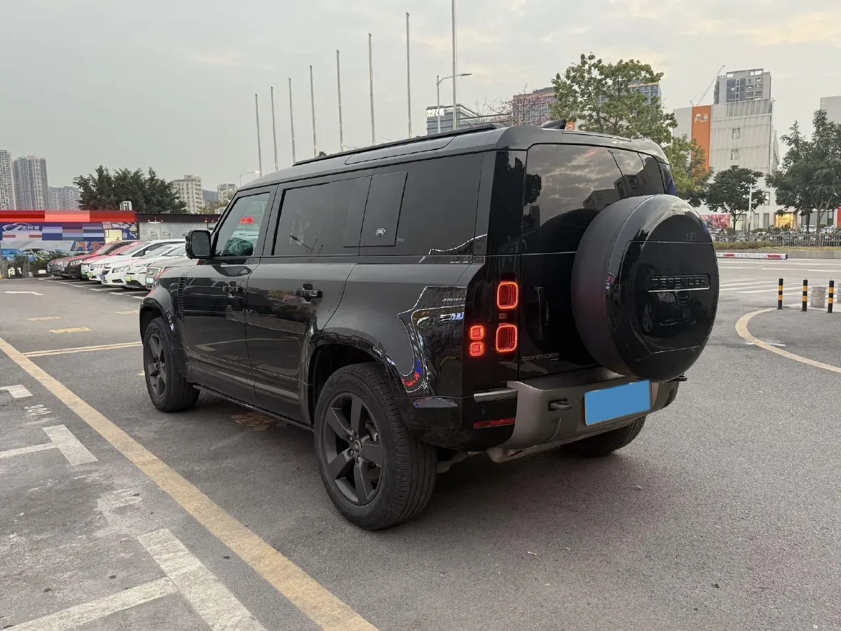 2023 Land Rover Defender 3.0T 400HP L6 8AT,autocango,china used car exporter,china ev exporter,chinese used car exporter,chinese used ev exporter