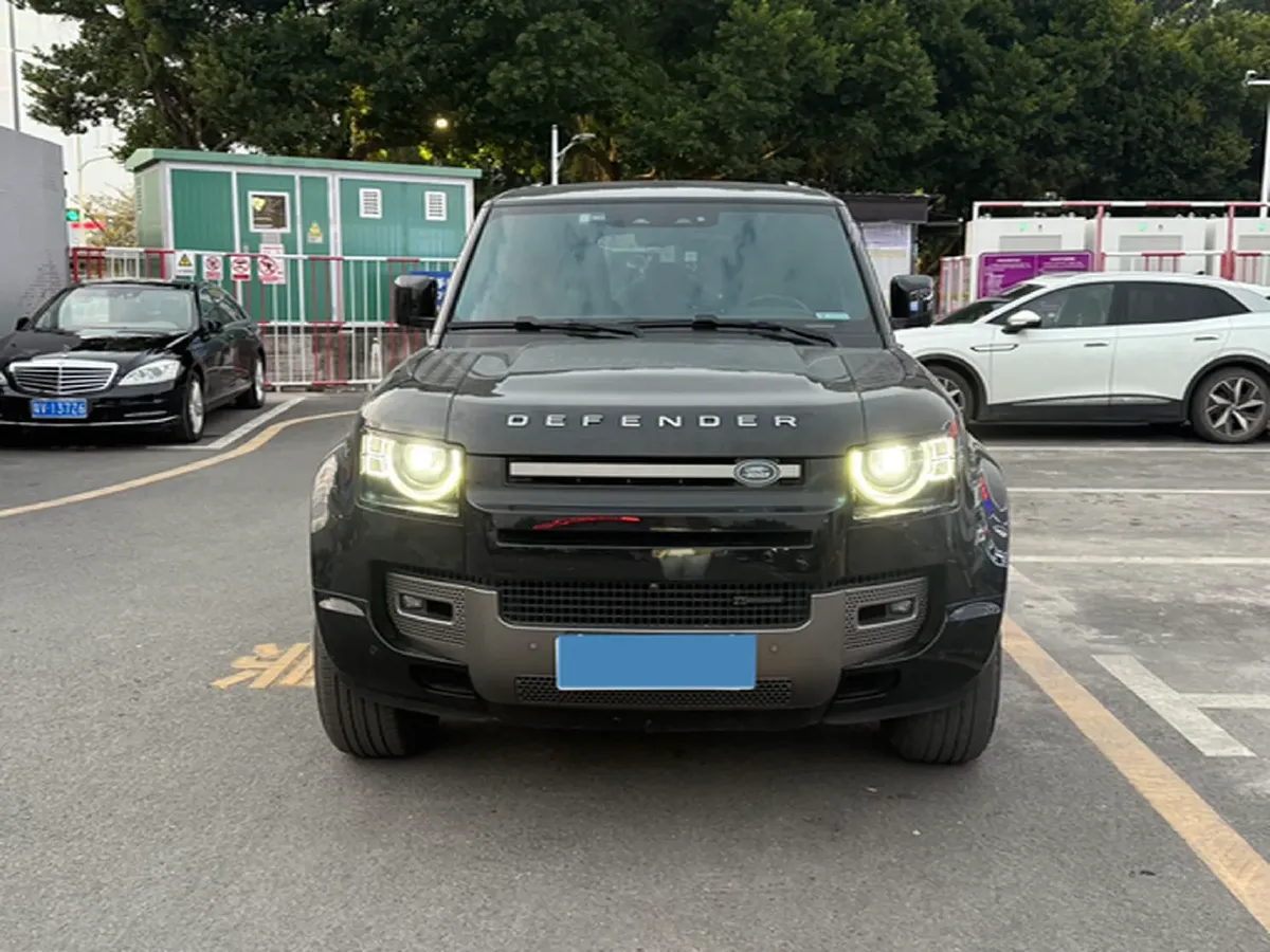 2023 Land Rover Defender 3.0T 400HP L6 8AT,autocango,china used car exporter,china ev exporter,chinese used car exporter,chinese used ev exporter