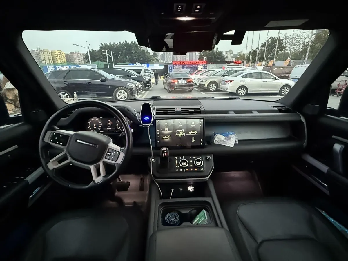 2023 Land Rover Defender 3.0T 400HP L6 8AT,autocango,china used car exporter,china ev exporter,chinese used car exporter,chinese used ev exporter