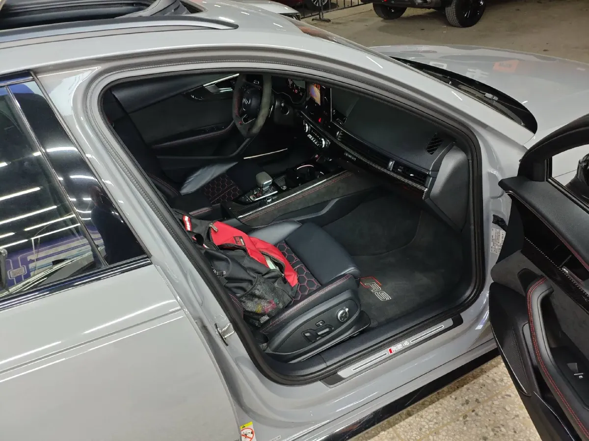 2022 Audi RS 4 2.9T 450HP V6 8AT,autocango,china used car exporter,china ev exporter,chinese used car exporter,chinese used ev exporter