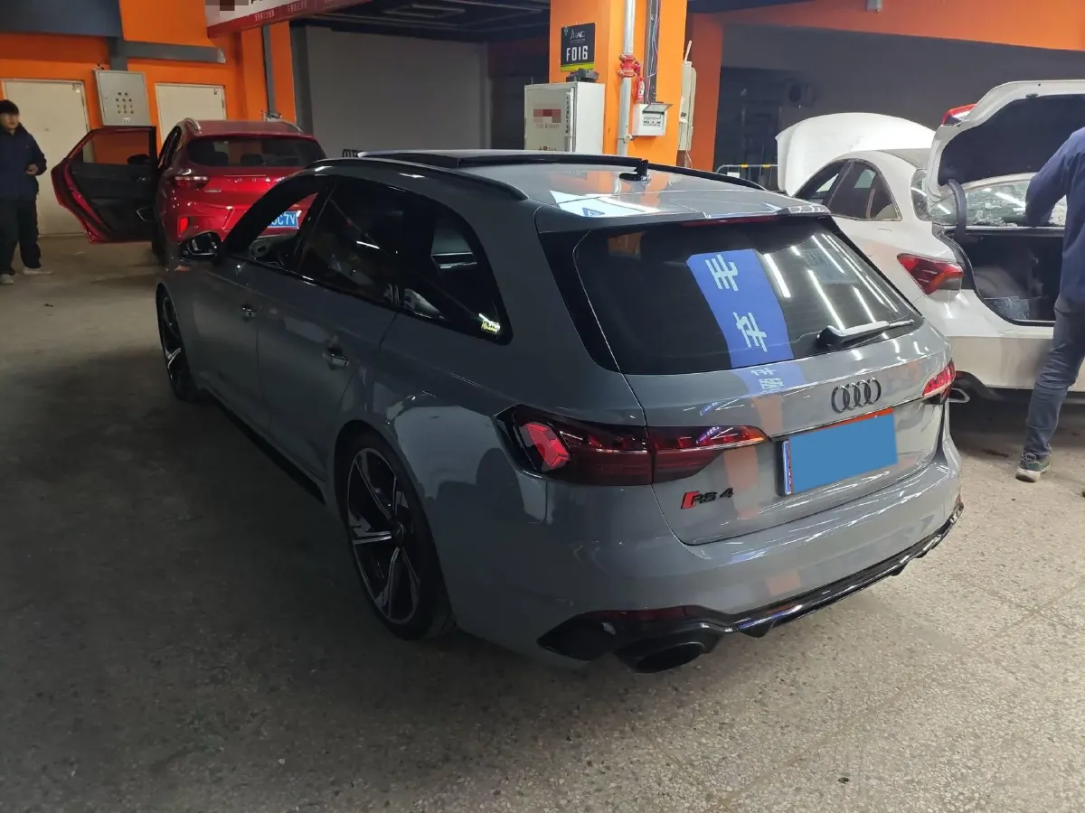 2022 Audi RS 4 2.9T 450HP V6 8AT,autocango,china used car exporter,china ev exporter,chinese used car exporter,chinese used ev exporter