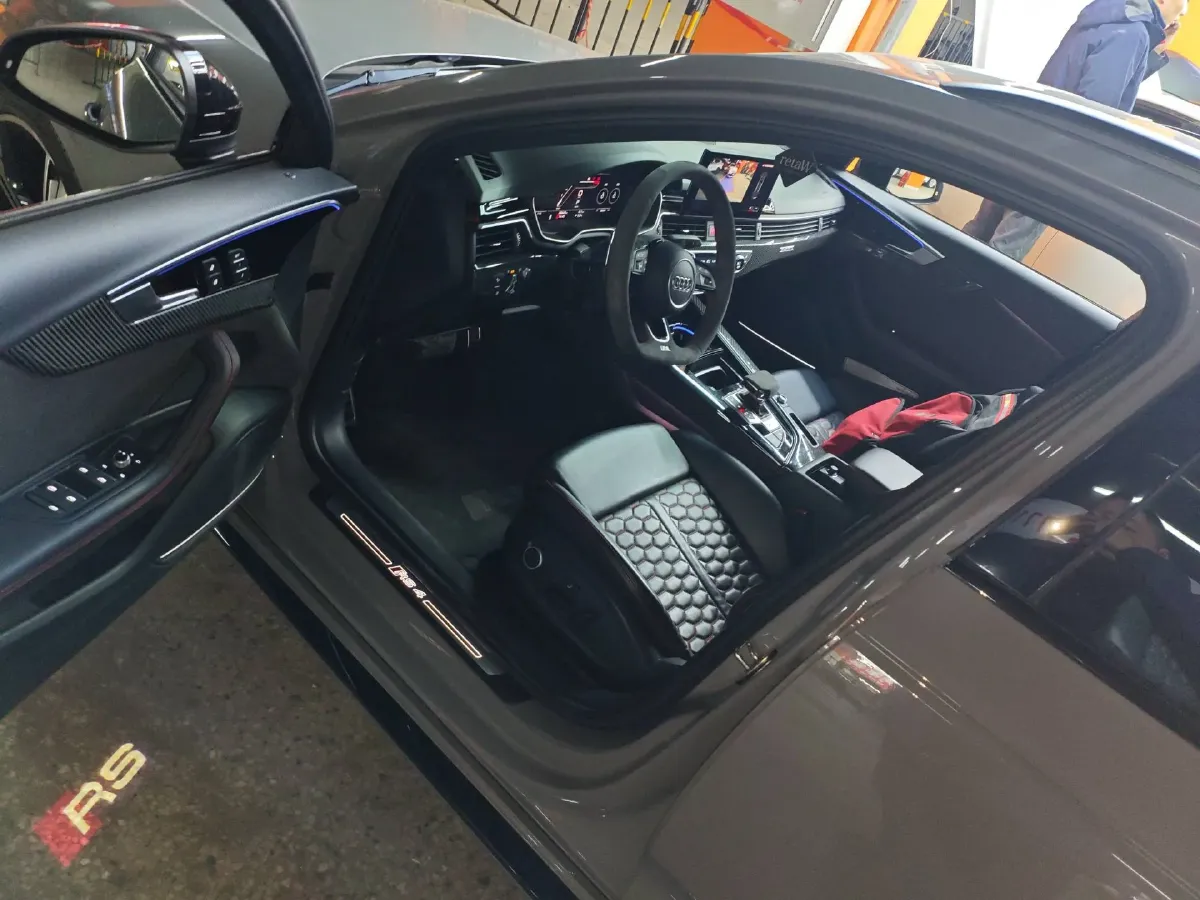 2022 Audi RS 4 2.9T 450HP V6 8AT,autocango,china used car exporter,china ev exporter,chinese used car exporter,chinese used ev exporter