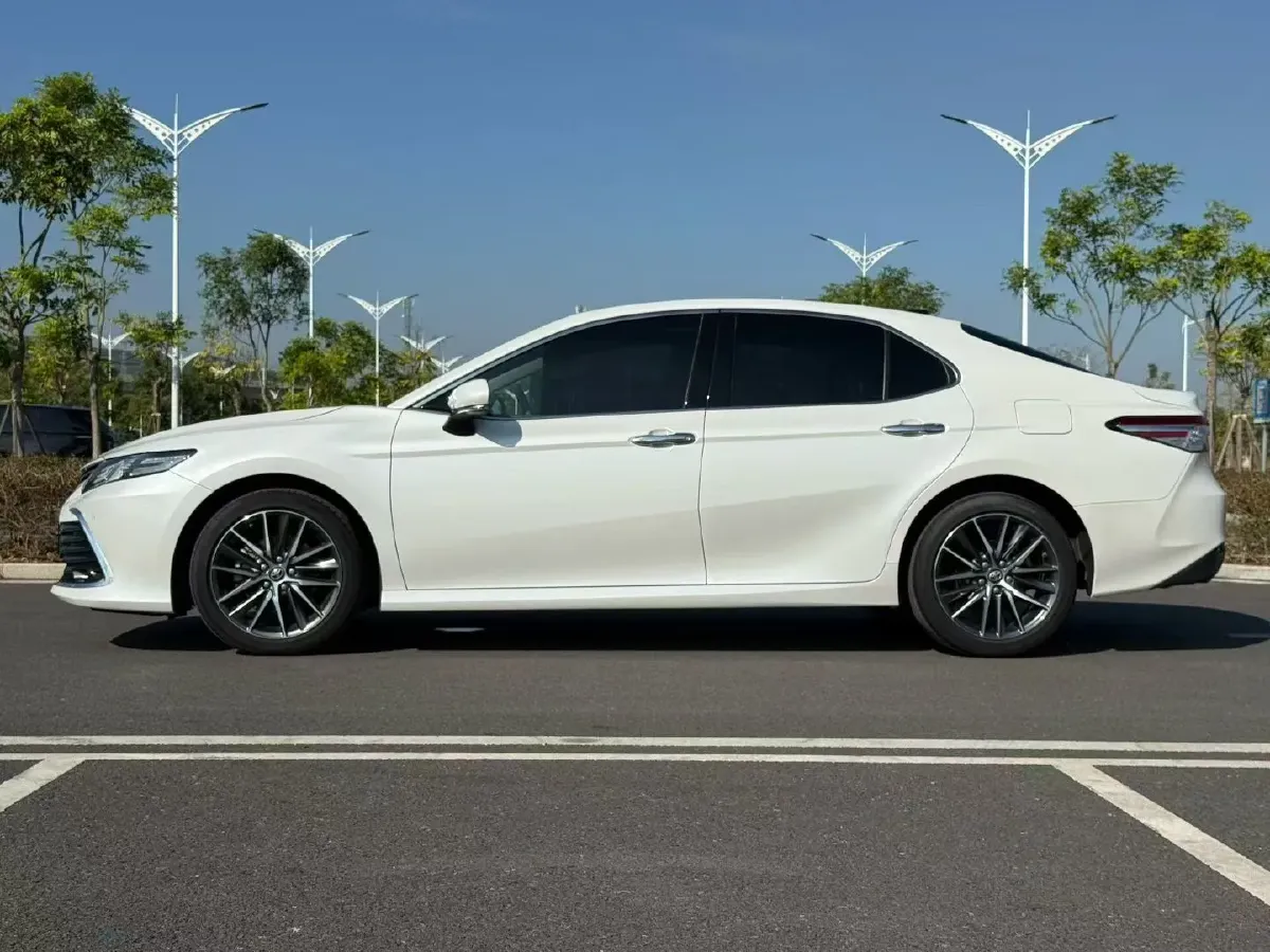 2023 Toyota Camry 2.5L 207HP L4 8AT,autocango,china used car exporter,china ev exporter,chinese used car exporter,chinese used ev exporter