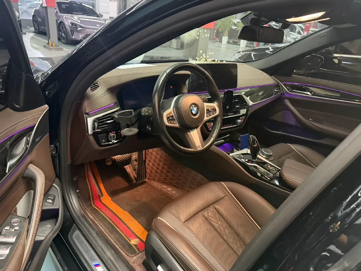 2022 BMW 5 Series 2.0T 184HP L4 8AT,autocango,china used car exporter,china ev exporter,chinese used car exporter,chinese used ev exporter