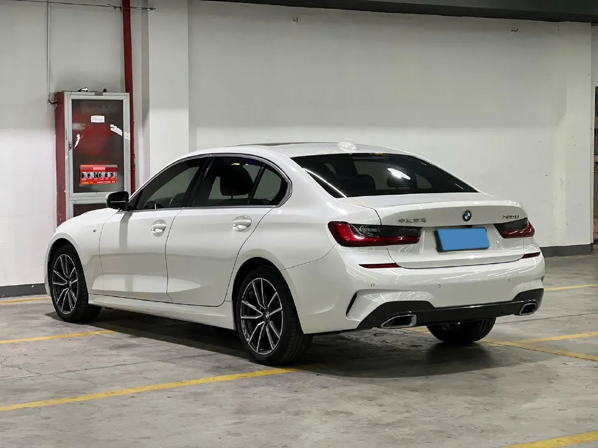 2022 BMW 3 Series 2.0T 156HP L4 8AT,autocango,china used car exporter,china ev exporter,chinese used car exporter,chinese used ev exporter