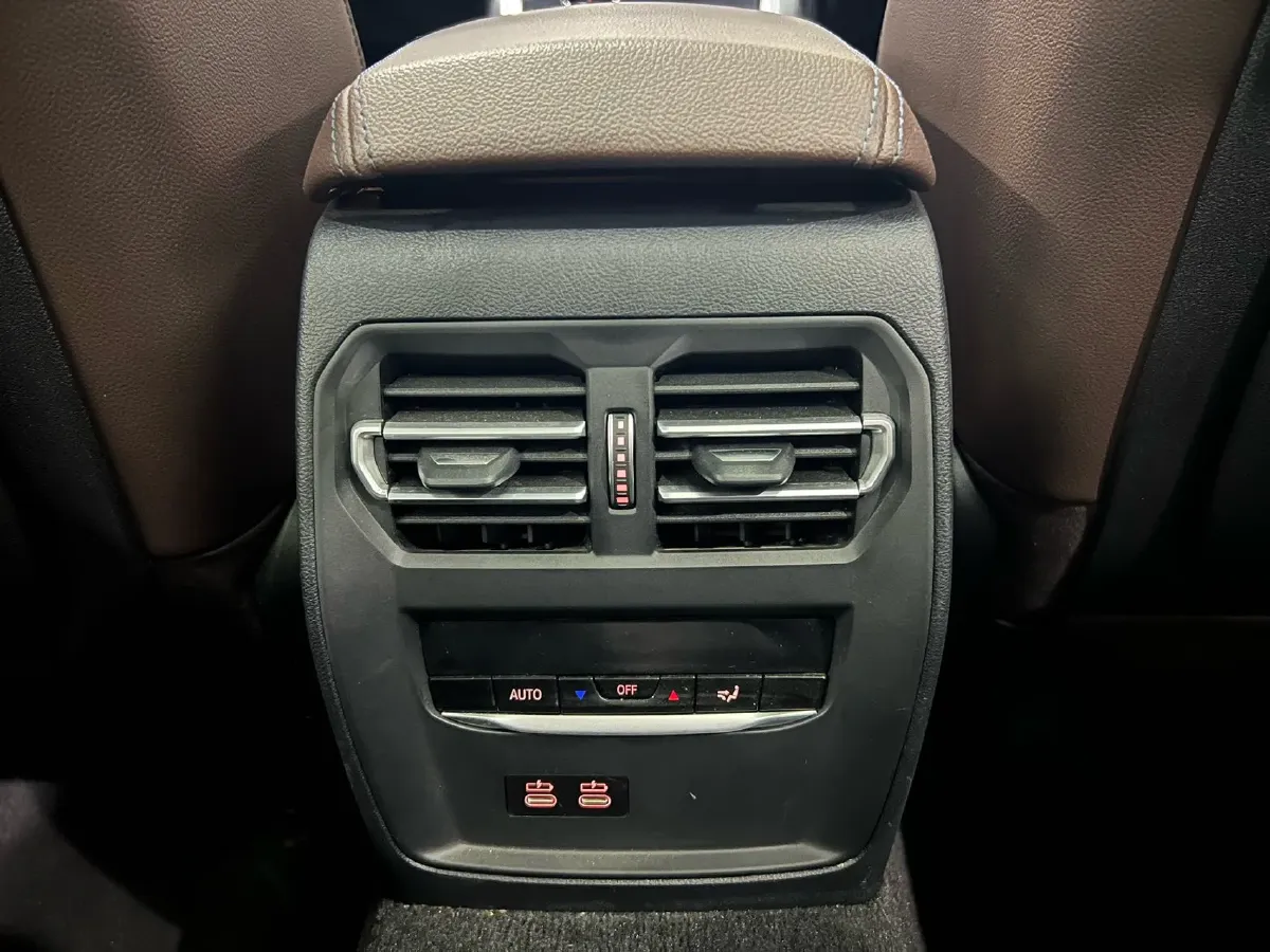 2022 BMW 3 Series 2.0T 156HP L4 8AT,autocango,china used car exporter,china ev exporter,chinese used car exporter,chinese used ev exporter