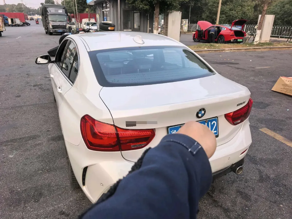 2021 BMW 1 Series 1.5T 140HP L3 7DCT,autocango,china used car exporter,china ev exporter,chinese used car exporter,chinese used ev exporter