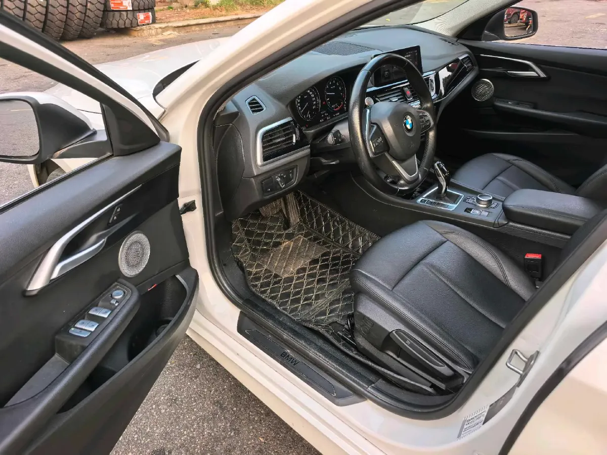 2021 BMW 1 Series 1.5T 140HP L3 7DCT,autocango,china used car exporter,china ev exporter,chinese used car exporter,chinese used ev exporter