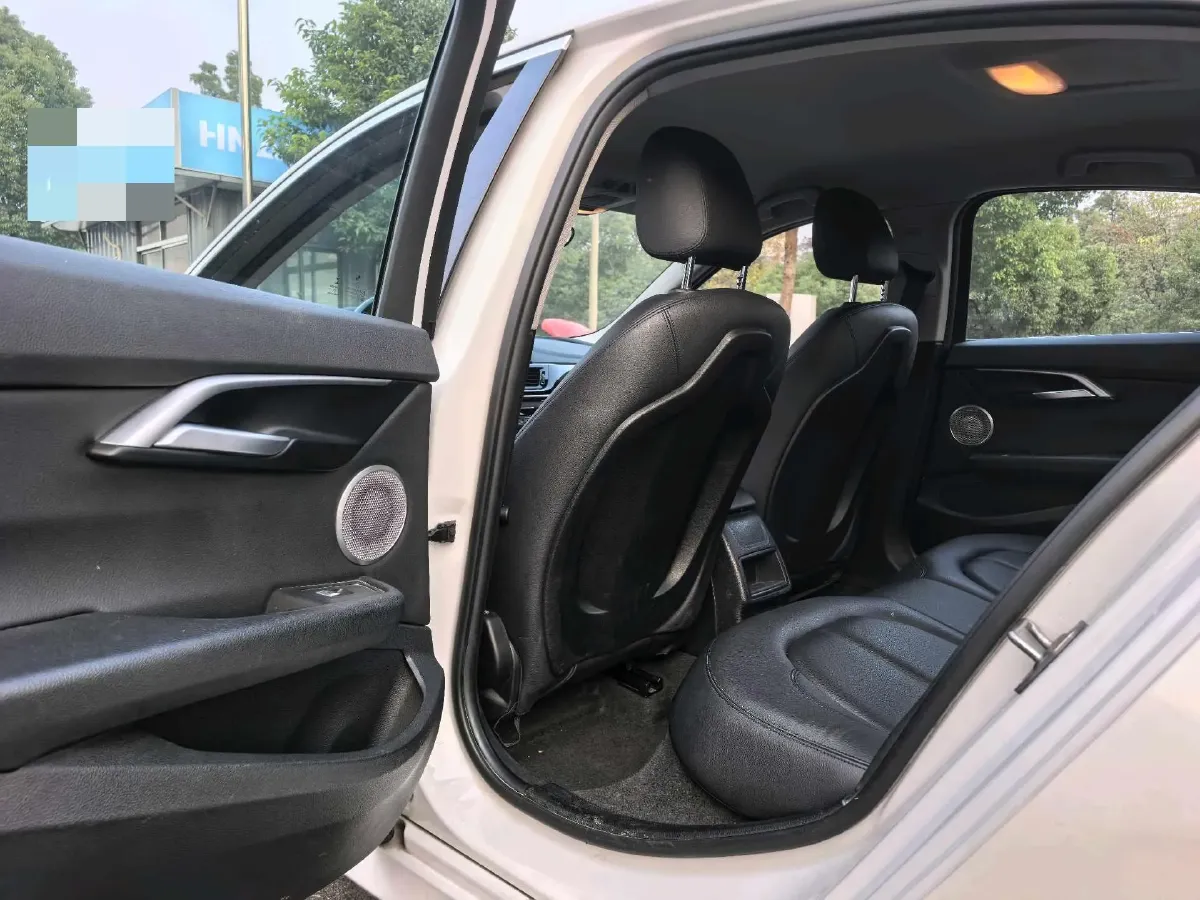 2021 BMW 1 Series 1.5T 140HP L3 7DCT,autocango,china used car exporter,china ev exporter,chinese used car exporter,chinese used ev exporter