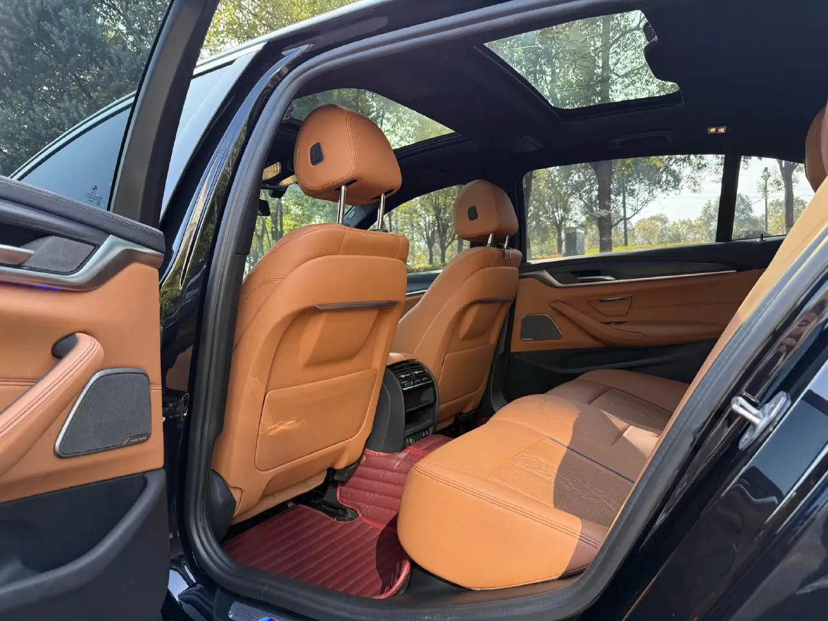 2021 BMW 5 Series 2.0T 252HP L4 8AT,autocango,china used car exporter,china ev exporter,chinese used car exporter,chinese used ev exporter