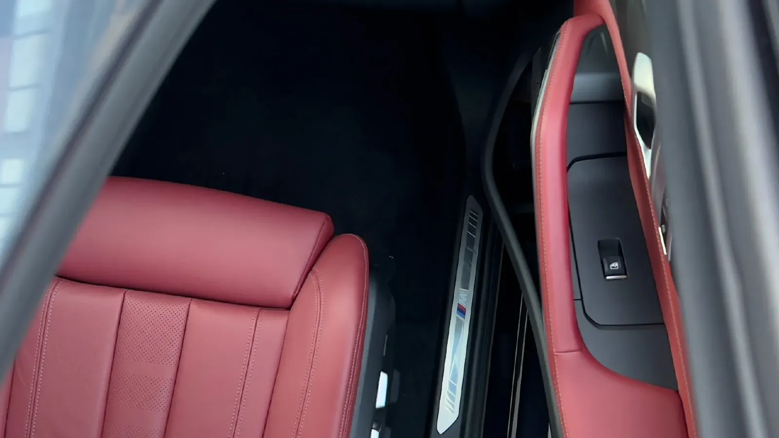 2022 BMW X6 2.0T 265HP L4 8AT,autocango,china used car exporter,china ev exporter,chinese used car exporter,chinese used ev exporter