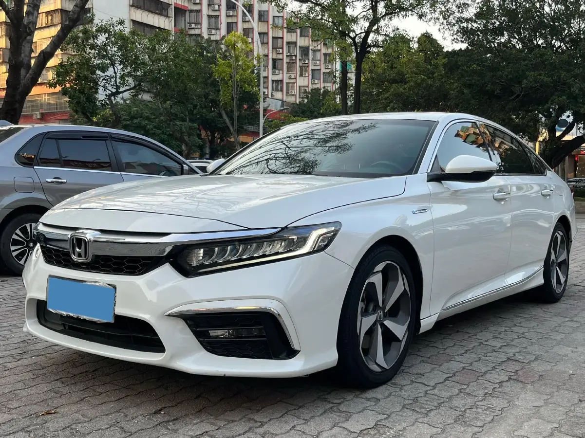 2019 Honda Inspire 2.0L 146HP L4 E-CVT Hybrid