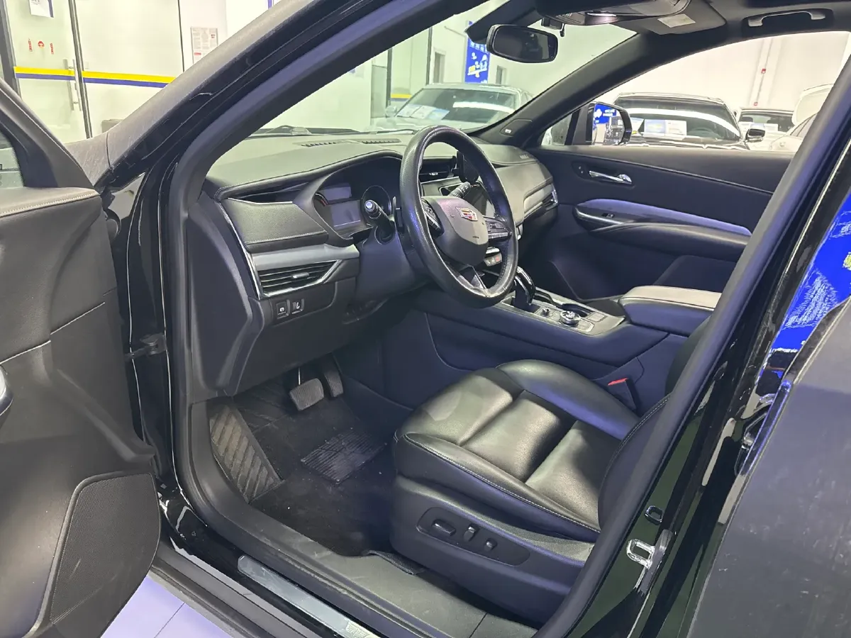 2020 Cadillac XT4 2.0T 241HP L4 9AT,autocango,china used car exporter,china ev exporter,chinese used car exporter,chinese used ev exporter