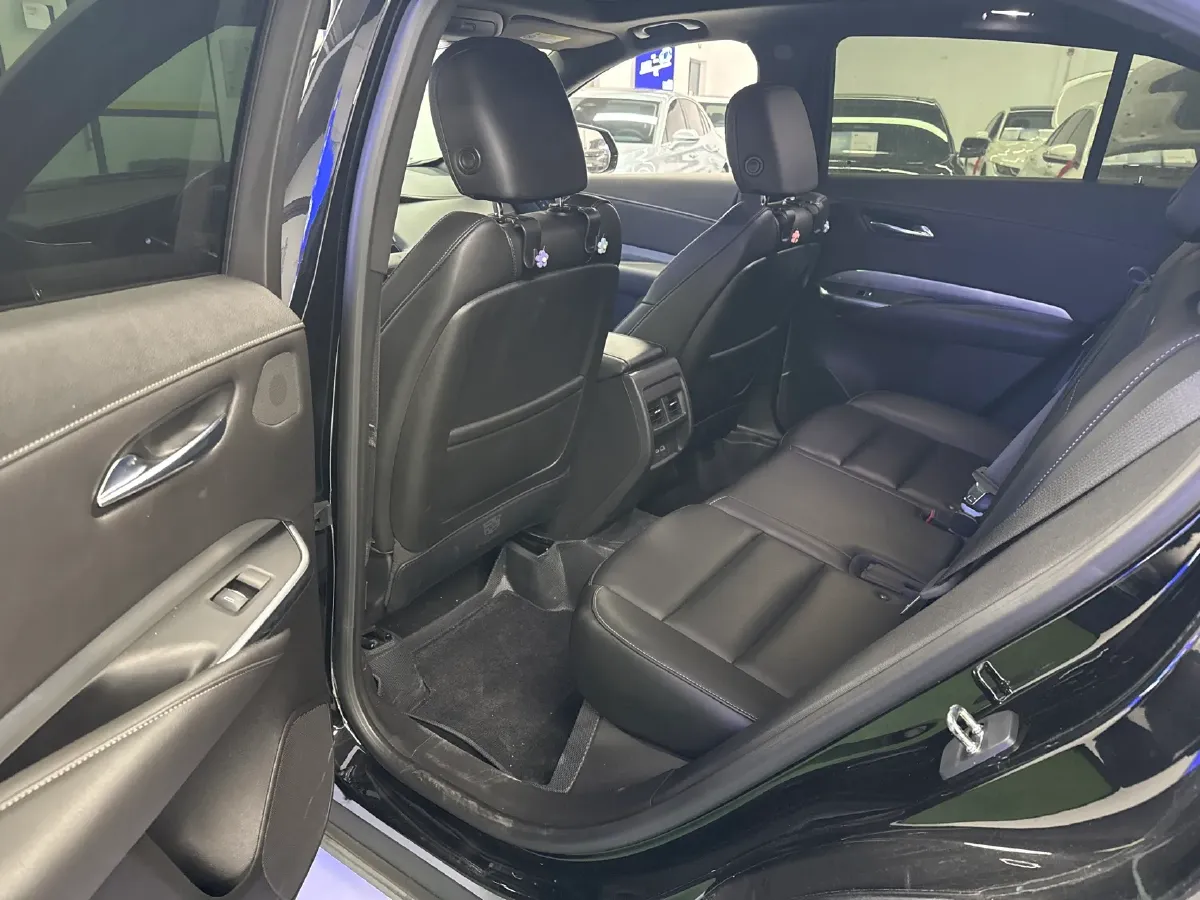 2020 Cadillac XT4 2.0T 241HP L4 9AT,autocango,china used car exporter,china ev exporter,chinese used car exporter,chinese used ev exporter