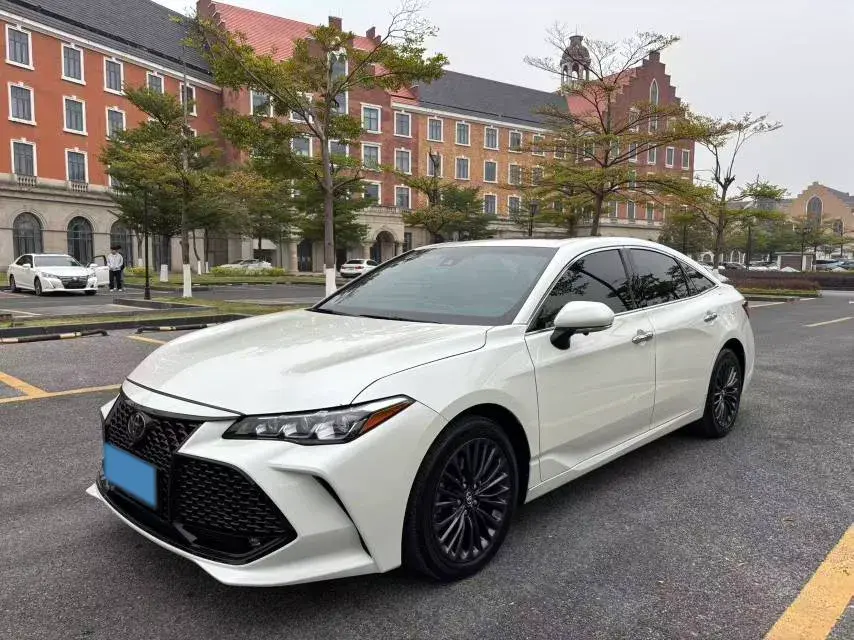 2021 Toyota Avalon 2.5L 209HP L4 8AT