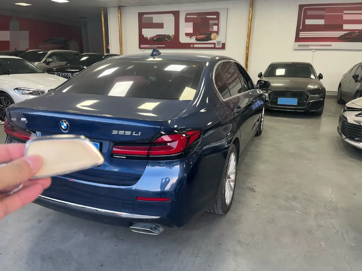 2021 BMW 5 Series 2.0T 184HP L4 8AT,autocango,china used car exporter,china ev exporter,chinese used car exporter,chinese used ev exporter