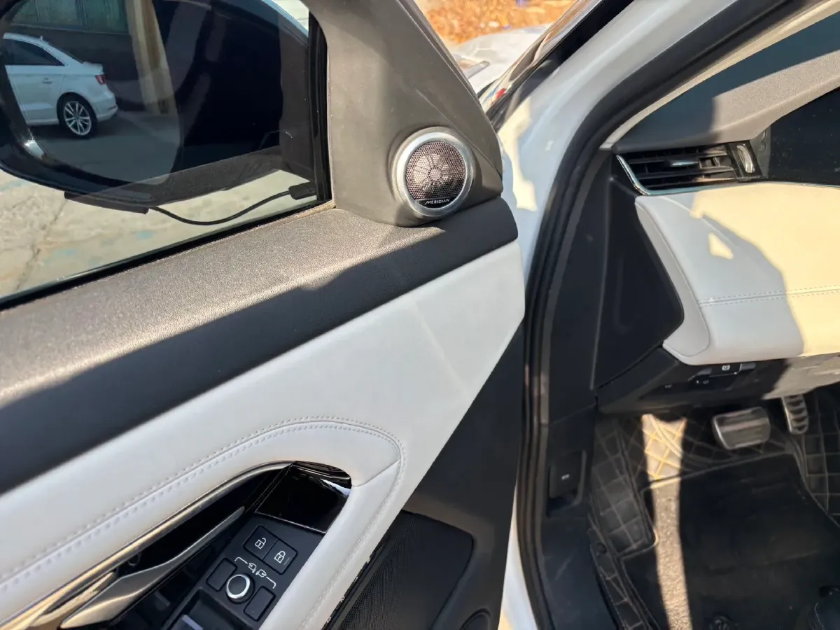 2023 Land Rover Range Rover Evoque 2.0T 249HP L4 9AT,autocango,china used car exporter,china ev exporter,chinese used car exporter,chinese used ev exporter