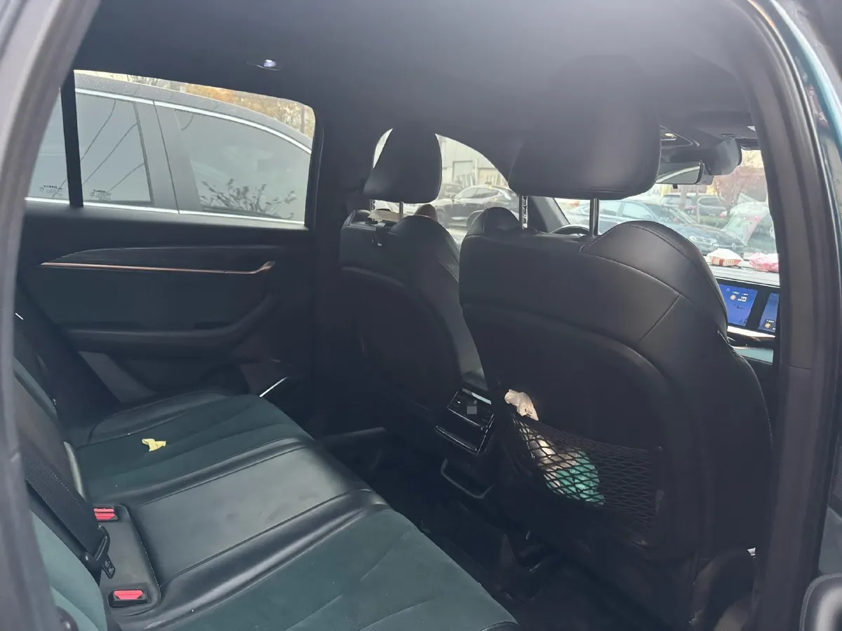 2021 Geely Monjaro 2.0T 218HP L4 7DCT,autocango,china used car exporter,china ev exporter,chinese used car exporter,chinese used ev exporter