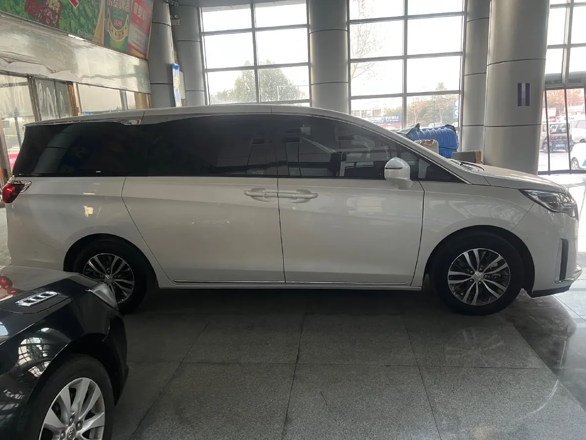 2023 Buick GL8 2.0T 237HP L4 9AT,autocango,china used car exporter,china ev exporter,chinese used car exporter,chinese used ev exporter