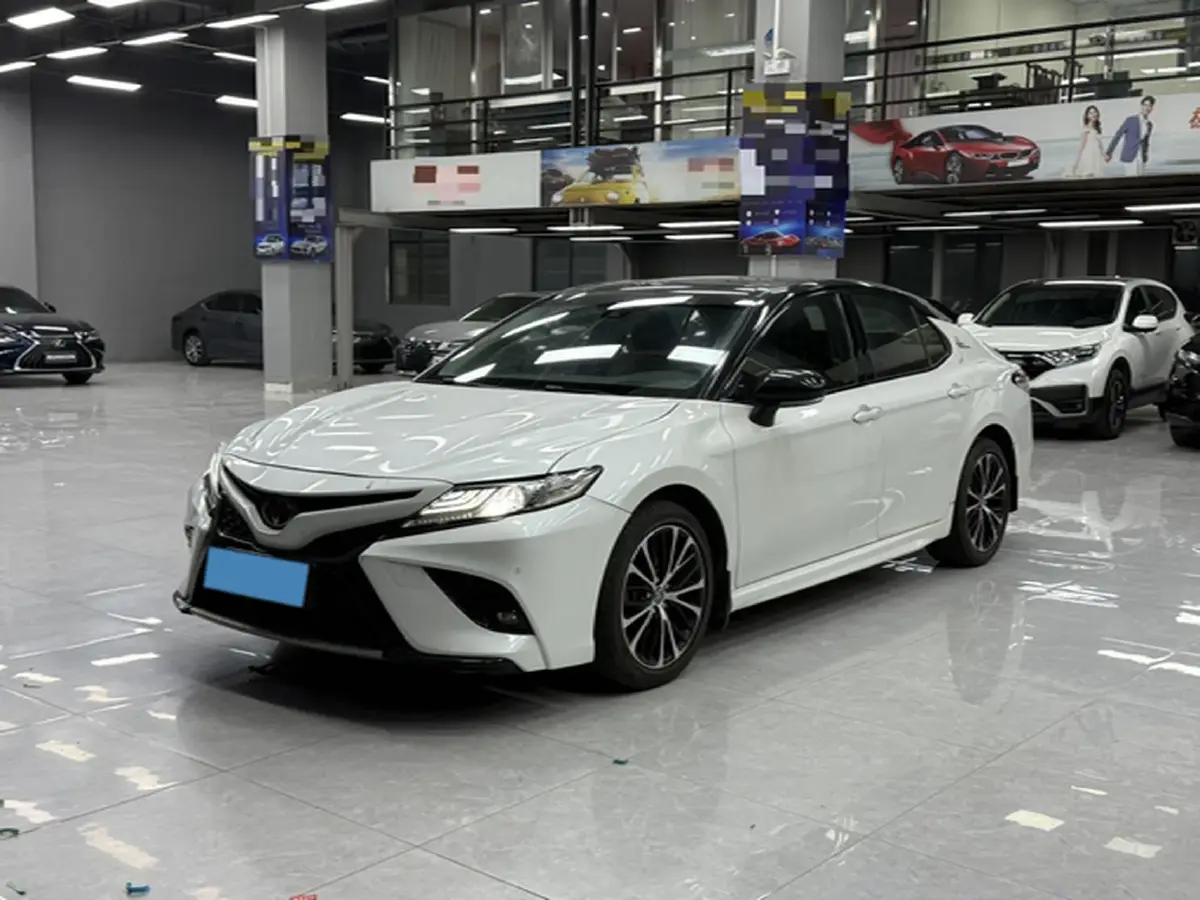 2019 Toyota Camry 2.5L 209HP L4 8AT