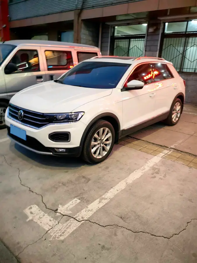 2022 Volkswagen T-Roc 1.4T 150HP L4 7DCT