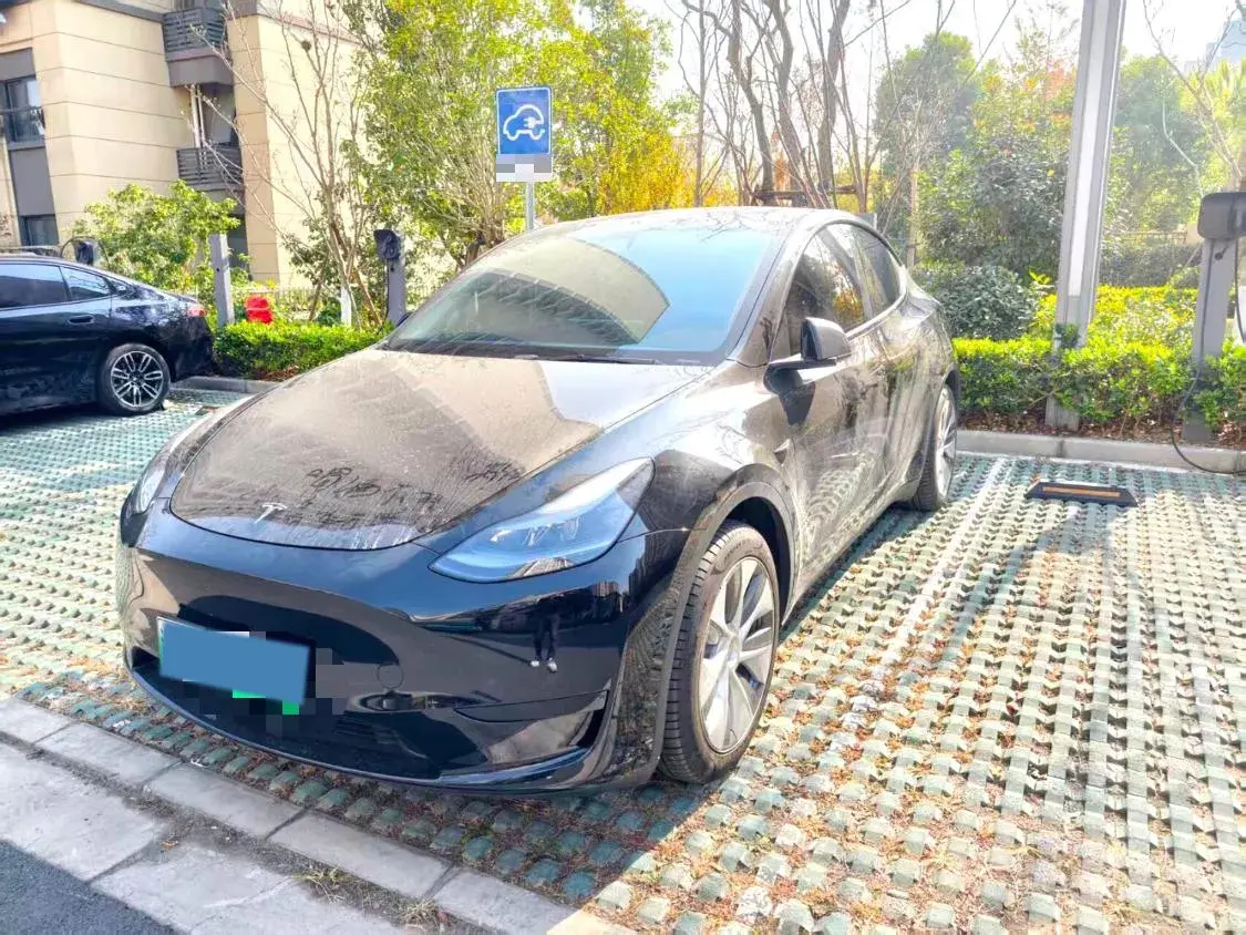 2022 Tesla Model Y BEV 60KWH