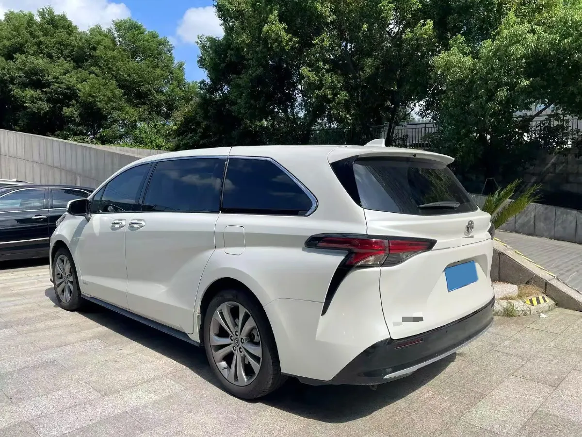 2024 Toyota Sienna 2.5L 189HP L4 E-CVT Hybrid,autocango,china used car exporter,china ev exporter,chinese used car exporter,chinese used ev exporter