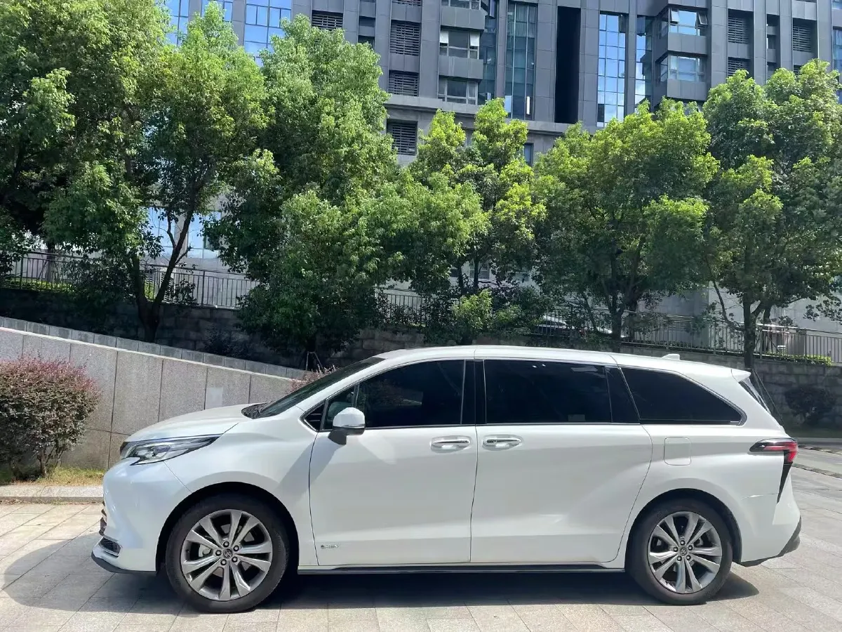 2024 Toyota Sienna 2.5L 189HP L4 E-CVT Hybrid,autocango,china used car exporter,china ev exporter,chinese used car exporter,chinese used ev exporter
