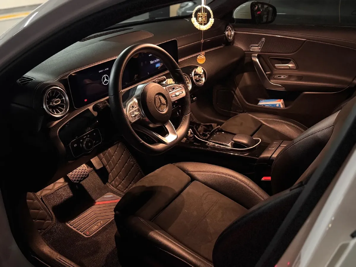 2020 Mercedes-Benz A Class 1.3T 163HP L4 7DCT,autocango,china used car exporter,china ev exporter,chinese used car exporter,chinese used ev exporter