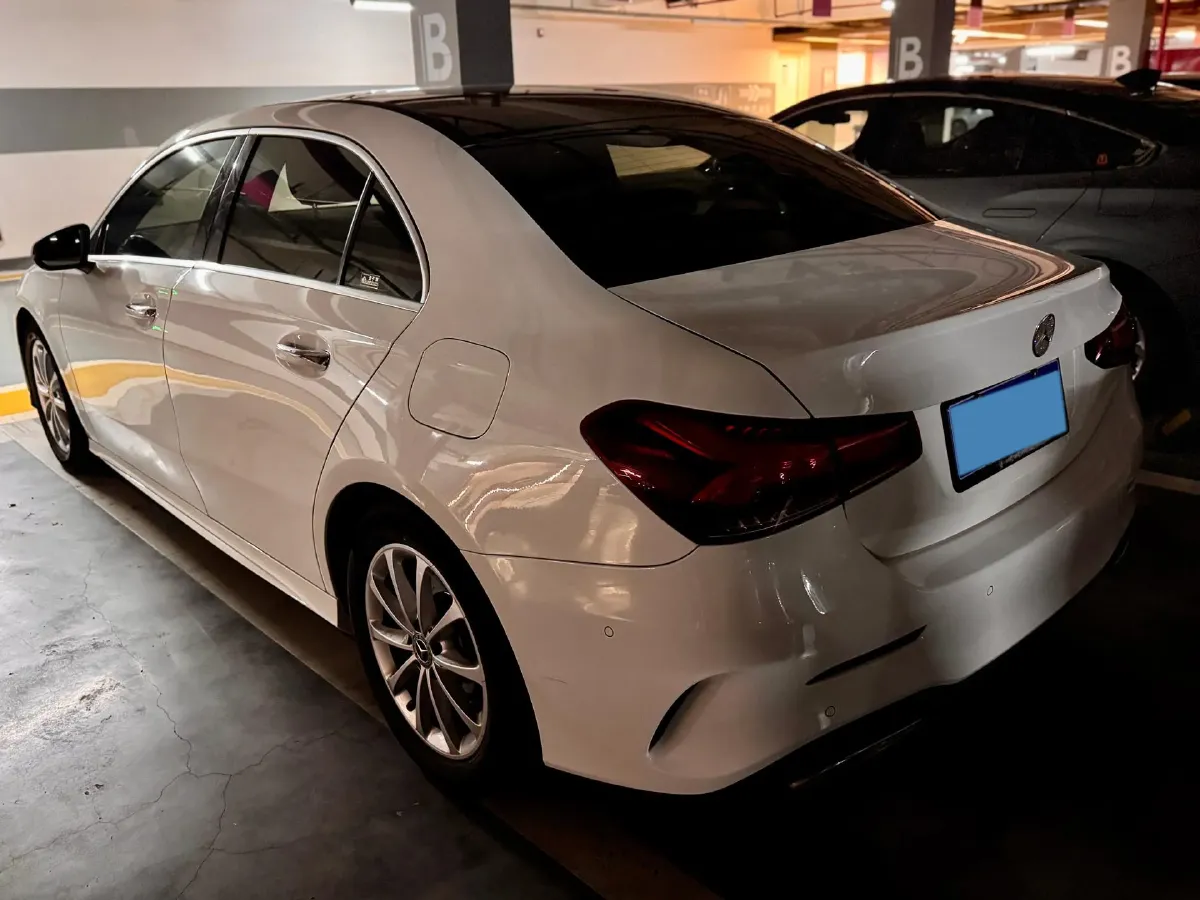 2020 Mercedes-Benz A Class 1.3T 163HP L4 7DCT,autocango,china used car exporter,china ev exporter,chinese used car exporter,chinese used ev exporter