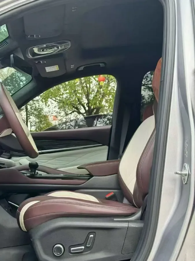 2021 Geely Monjaro 2.0T 218HP L4 7DCT,autocango,china used car exporter,china ev exporter,chinese used car exporter,chinese used ev exporter