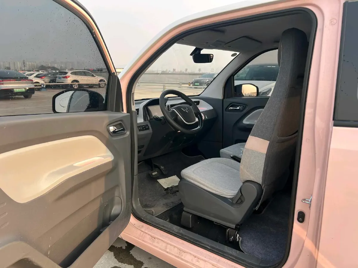 2021 WuLing HongGuang MINI EV BEV 13.9KWH,autocango,china used car exporter,china ev exporter,chinese used car exporter,chinese used ev exporter