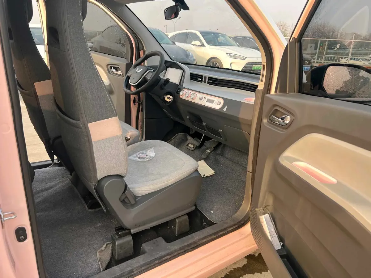 2021 WuLing HongGuang MINI EV BEV 13.9KWH,autocango,china used car exporter,china ev exporter,chinese used car exporter,chinese used ev exporter