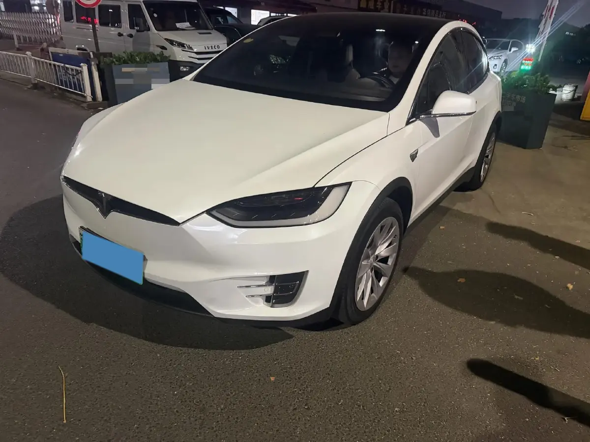 2016 Tesla Model X BEV 90KWH