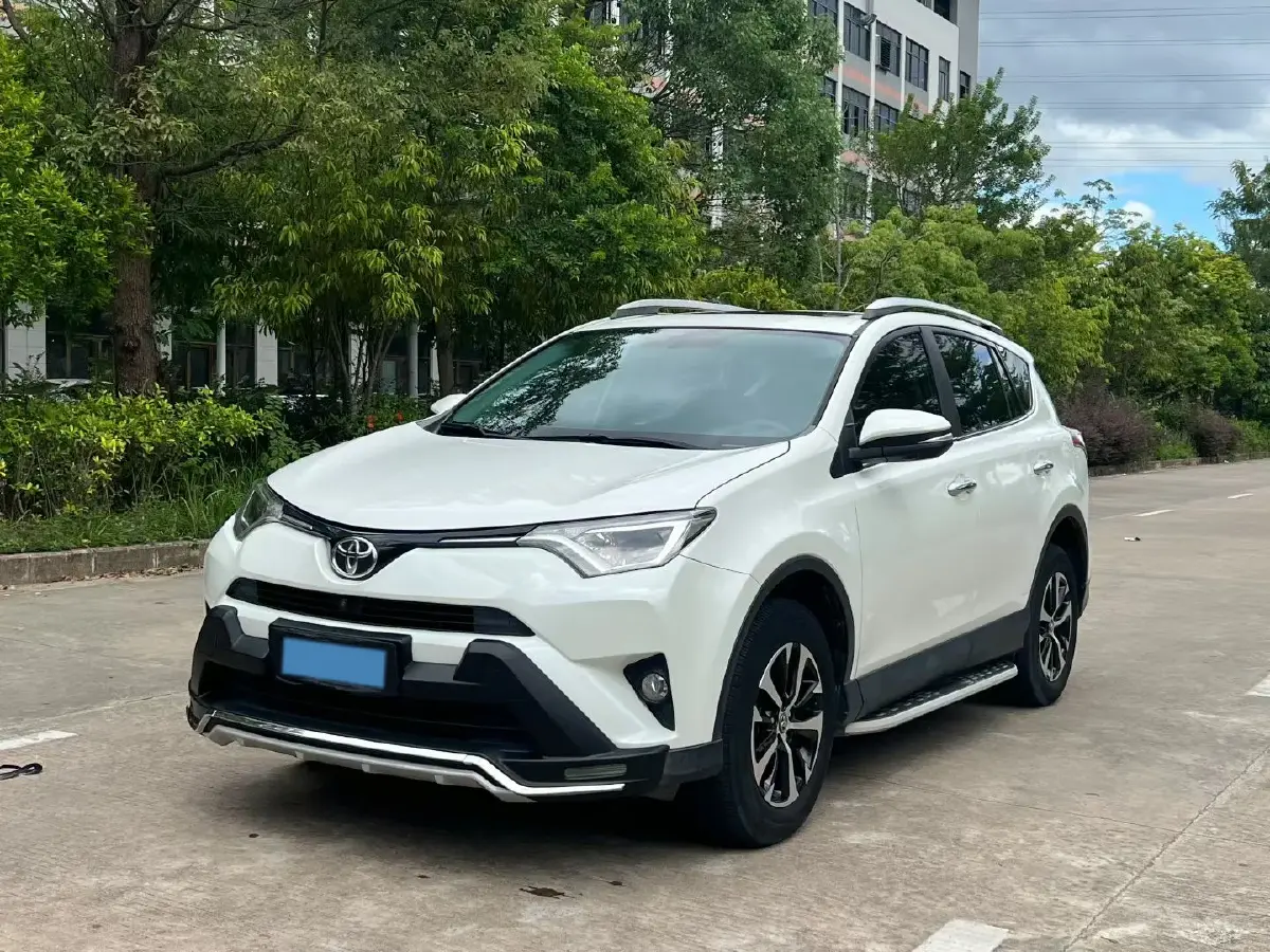 2018 Toyota RAV4 2.0L 151HP L4 CVT
