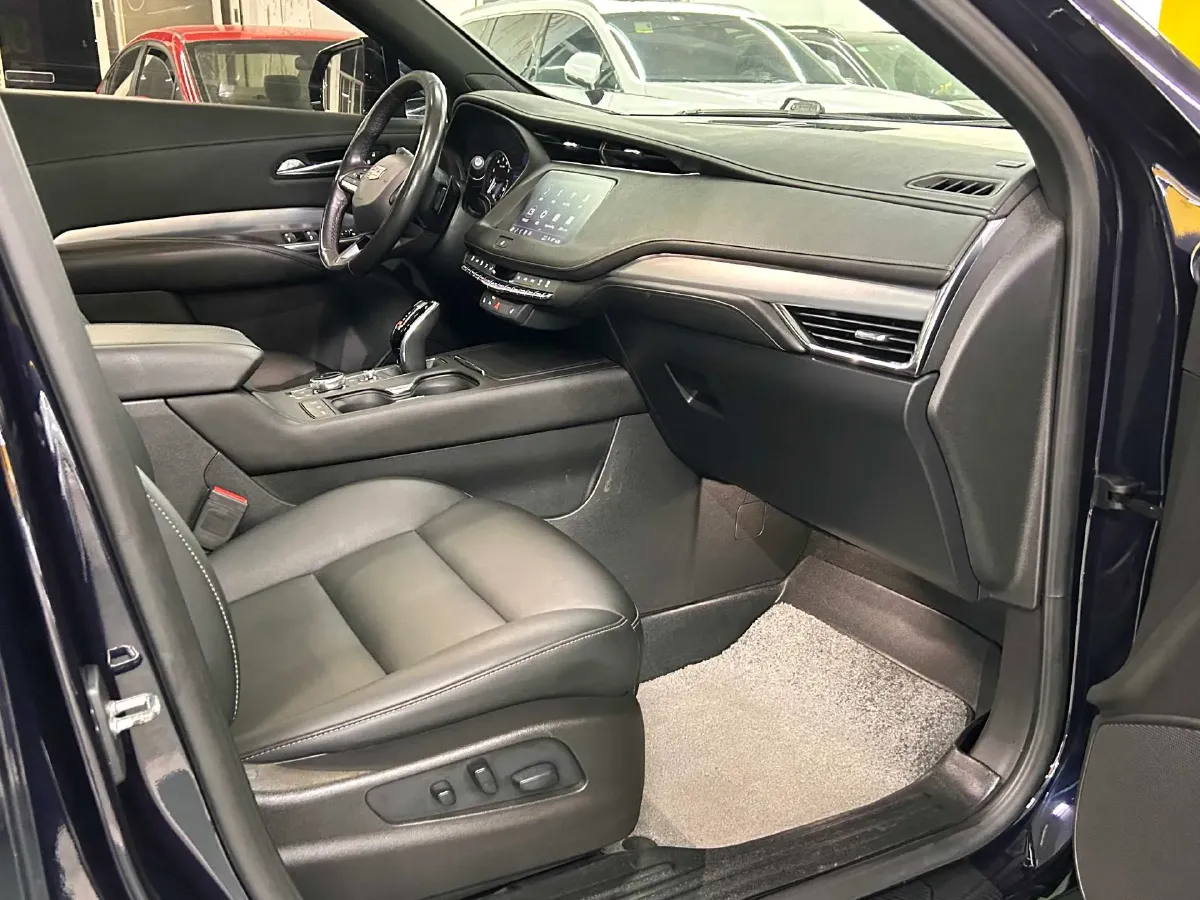 2021 Cadillac XT4 2.0T 237HP L4 9AT,autocango,china used car exporter,china ev exporter,chinese used car exporter,chinese used ev exporter