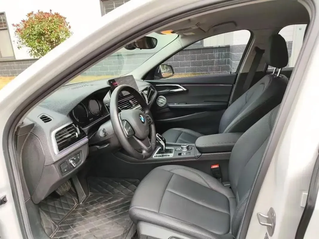 2022 BMW 1 Series 1.5T 140HP L3 7DCT,autocango,china used car exporter,china ev exporter,chinese used car exporter,chinese used ev exporter