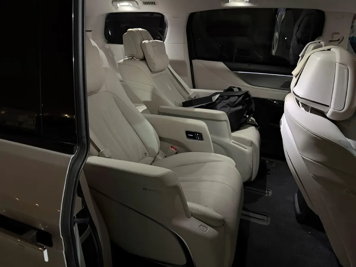 2024 Buick GL8 1.5T 180HP L4 2DHT PHEV 24.4KWH,autocango,china used car exporter,china ev exporter,chinese used car exporter,chinese used ev exporter