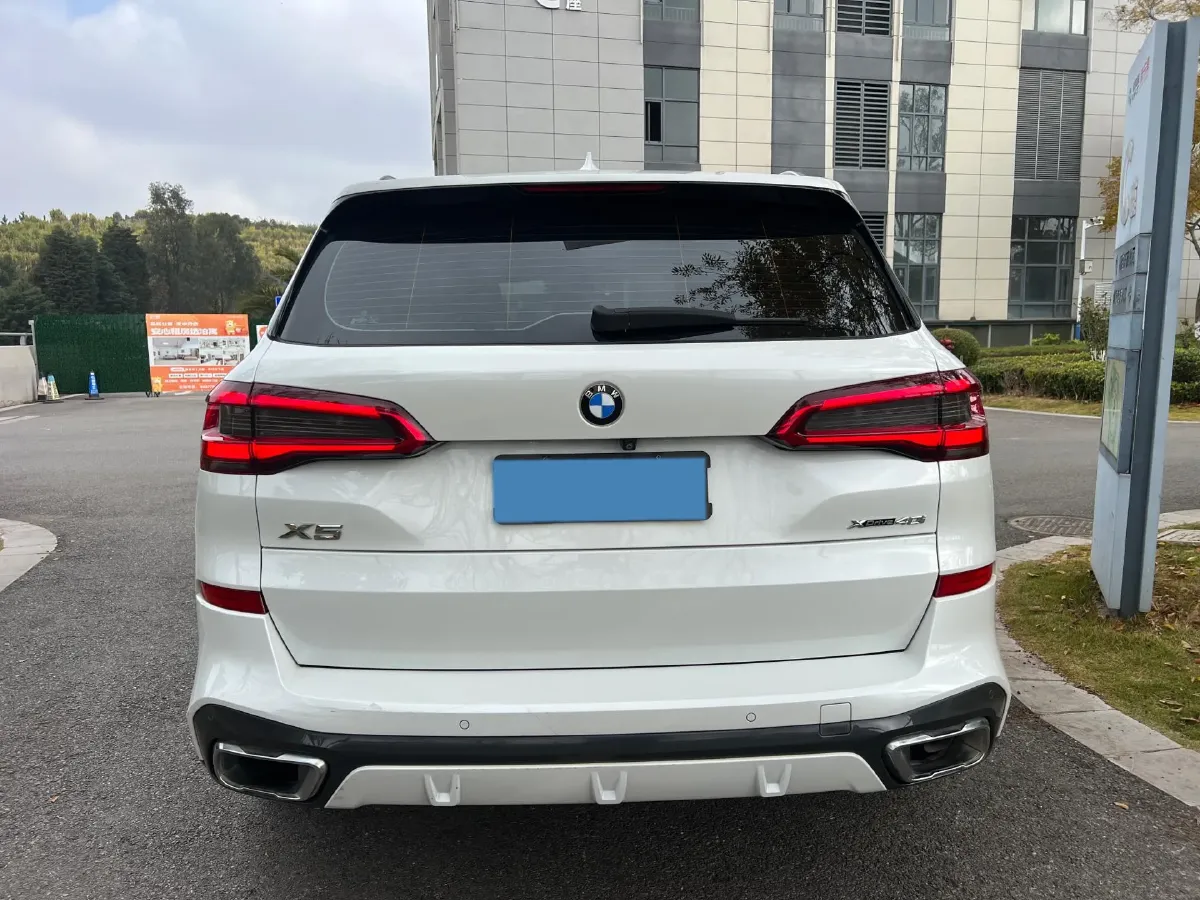 2020 BMW X5 3.0T 340HP L6 8AT,autocango,china used car exporter,china ev exporter,chinese used car exporter,chinese used ev exporter