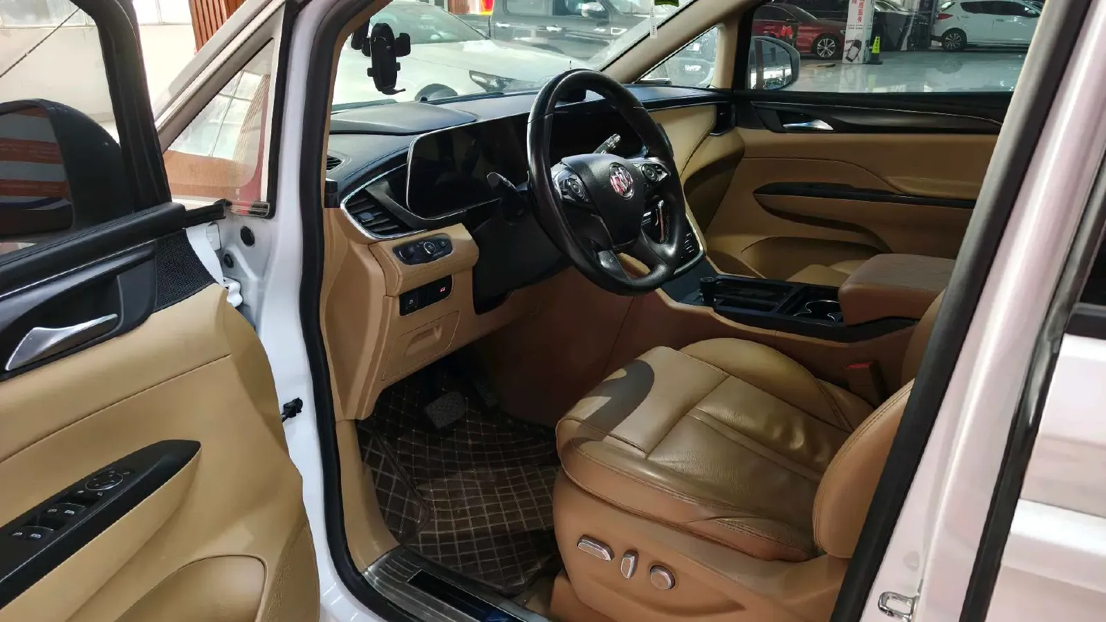 2021 Buick GL8 2.0T 237HP L4 9AT,autocango,china used car exporter,china ev exporter,chinese used car exporter,chinese used ev exporter