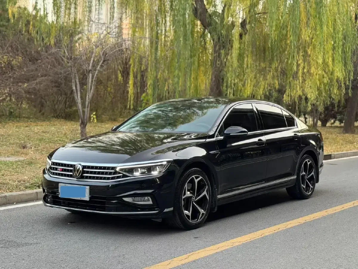 2023 Volkswagen Magotan 2.0T 220HP L4 7DCT