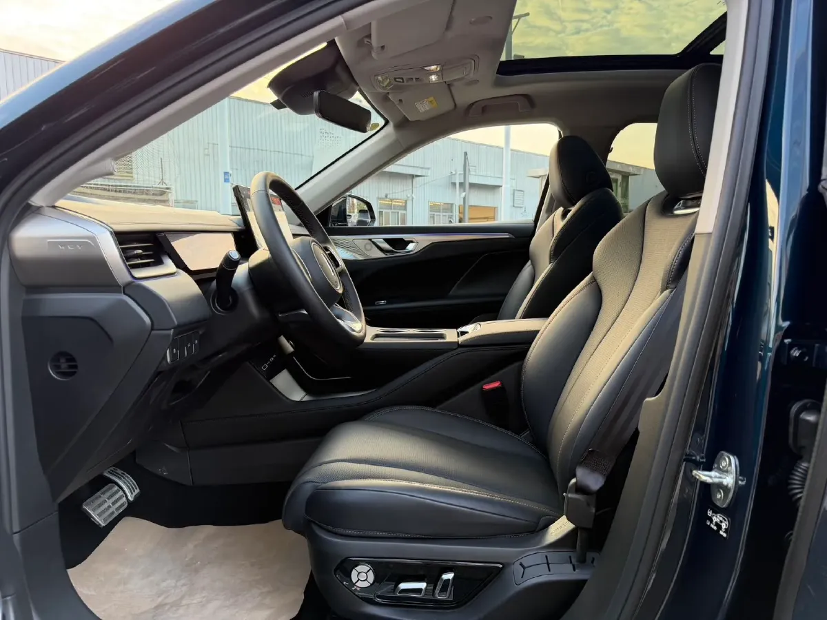 2024 WEY Mocha 1.5T 170HP L4 4DHT PHEV 35.04KWH,autocango,china used car exporter,china ev exporter,chinese used car exporter,chinese used ev exporter