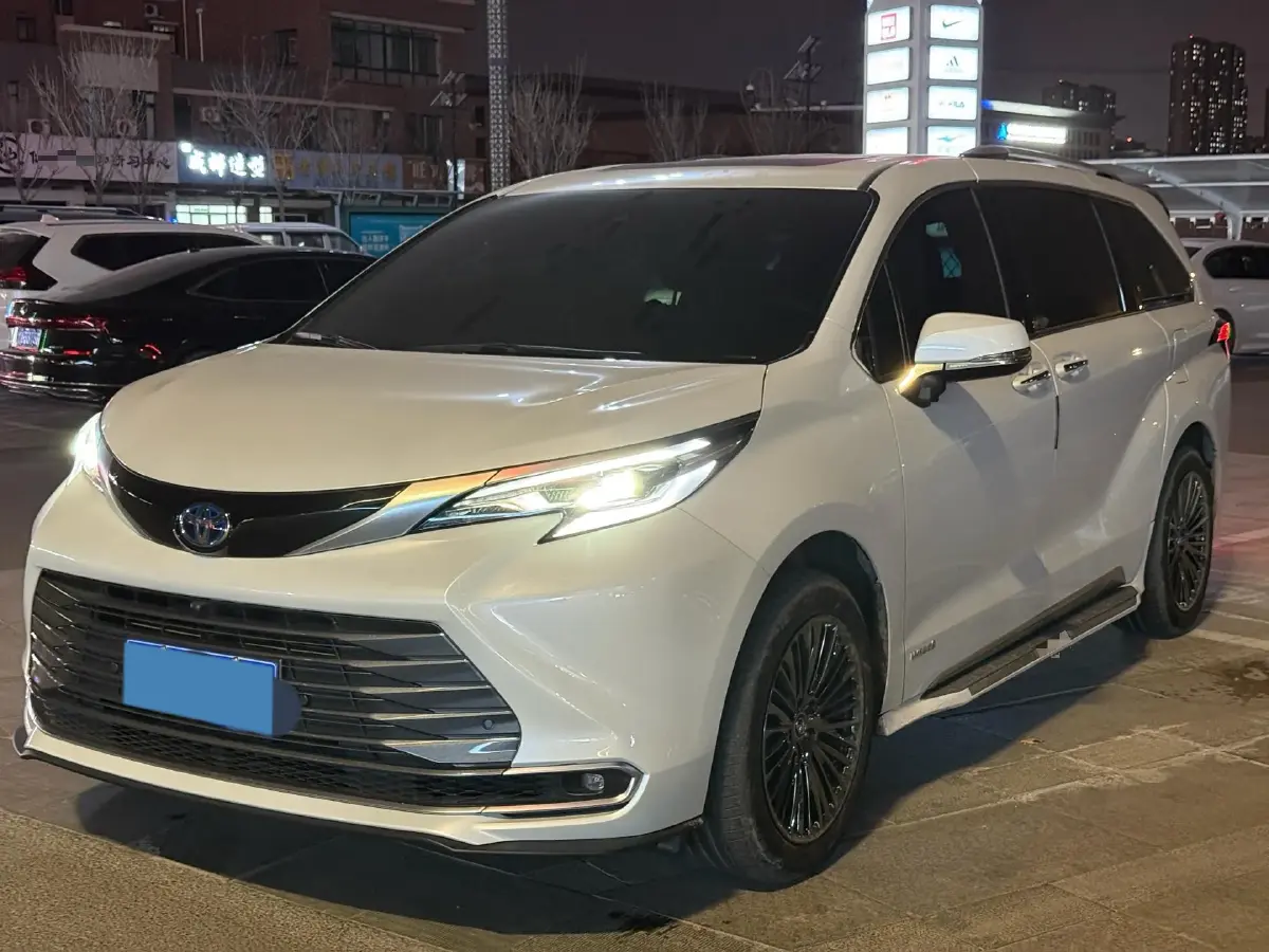 2021 Toyota Sienna 2.5L 192HP L4 E-CVT Hybrid