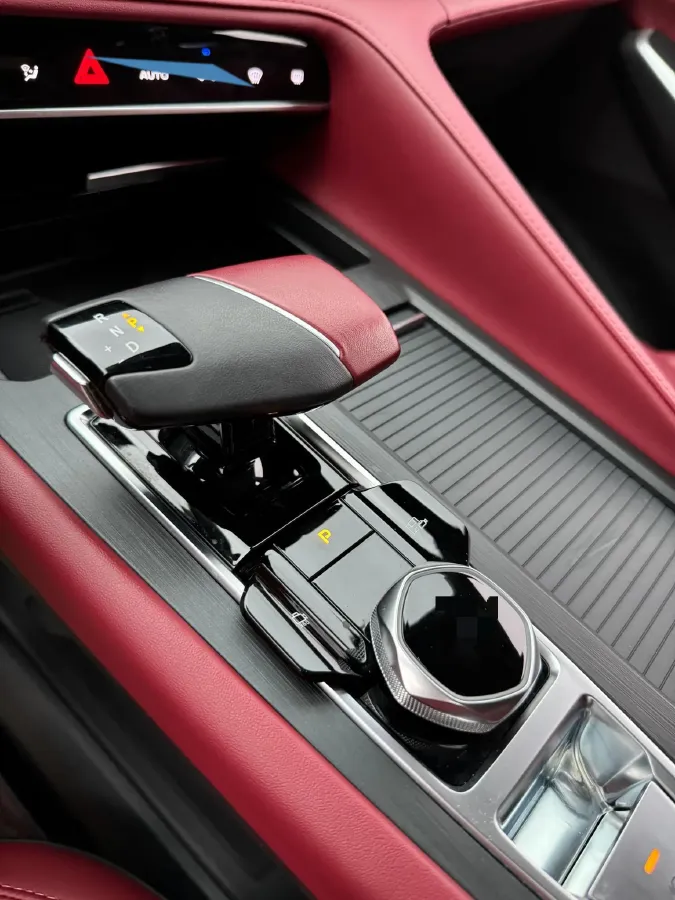 2022 ChangAn CS75 Plus 1.5T 188HP L4 8AT,autocango,china used car exporter,china ev exporter,chinese used car exporter,chinese used ev exporter