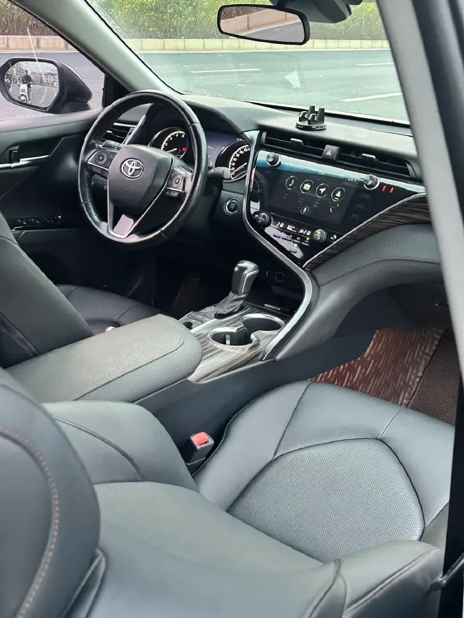 2019 Toyota Camry 2.5L 209HP L4 8AT,autocango,china used car exporter,china ev exporter,chinese used car exporter,chinese used ev exporter