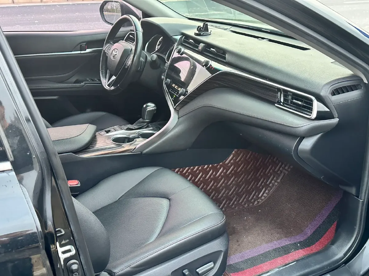 2019 Toyota Camry 2.5L 209HP L4 8AT,autocango,china used car exporter,china ev exporter,chinese used car exporter,chinese used ev exporter